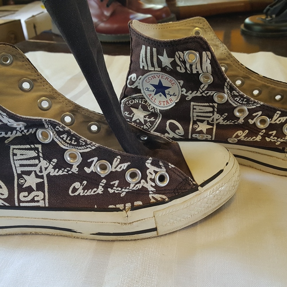 Converse - Picture 2 of 8